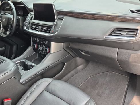 Used 2022 Chevrolet Suburban Z71 AWD/4WD image 23