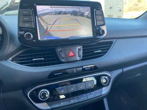 Used 2020 Hyundai Elantra GT image 14