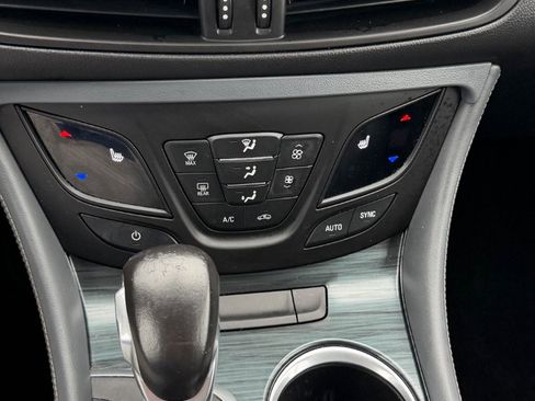 Used 2020 Buick Envision Essence FWD image 14