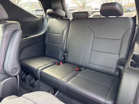 Used 2024 Chevrolet Traverse Z71 image 16