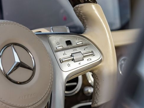 Used 2019 Mercedes-Benz S 560 Sedan image 17