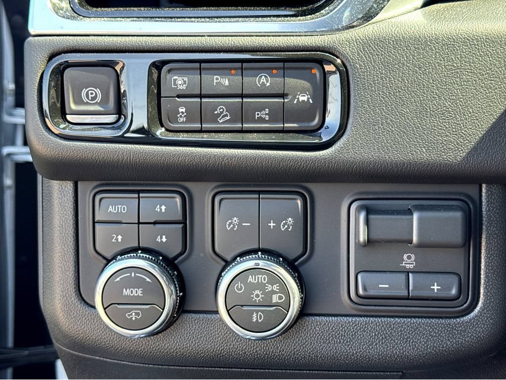 New 2026 GMC Yukon Denali AWD/4WD image 11