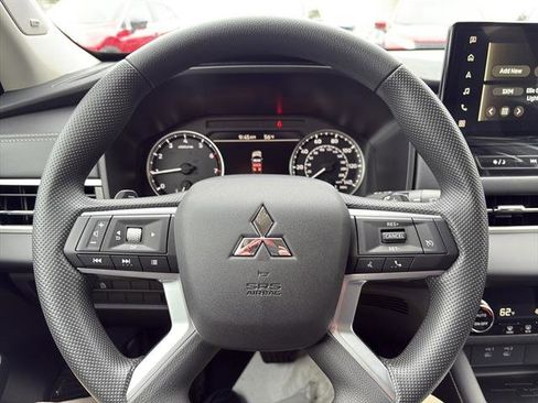 New 2026 Mitsubishi Outlander ES image 16