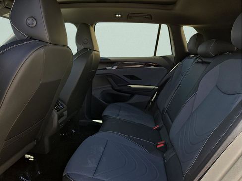 New 2026 Volkswagen Tiguan SE R-Line FWD image 10