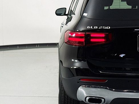 New 2025 Mercedes-Benz GLB 250 image 14