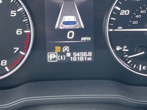 Used 2024 Subaru Crosstrek 2.5i Limited image 3