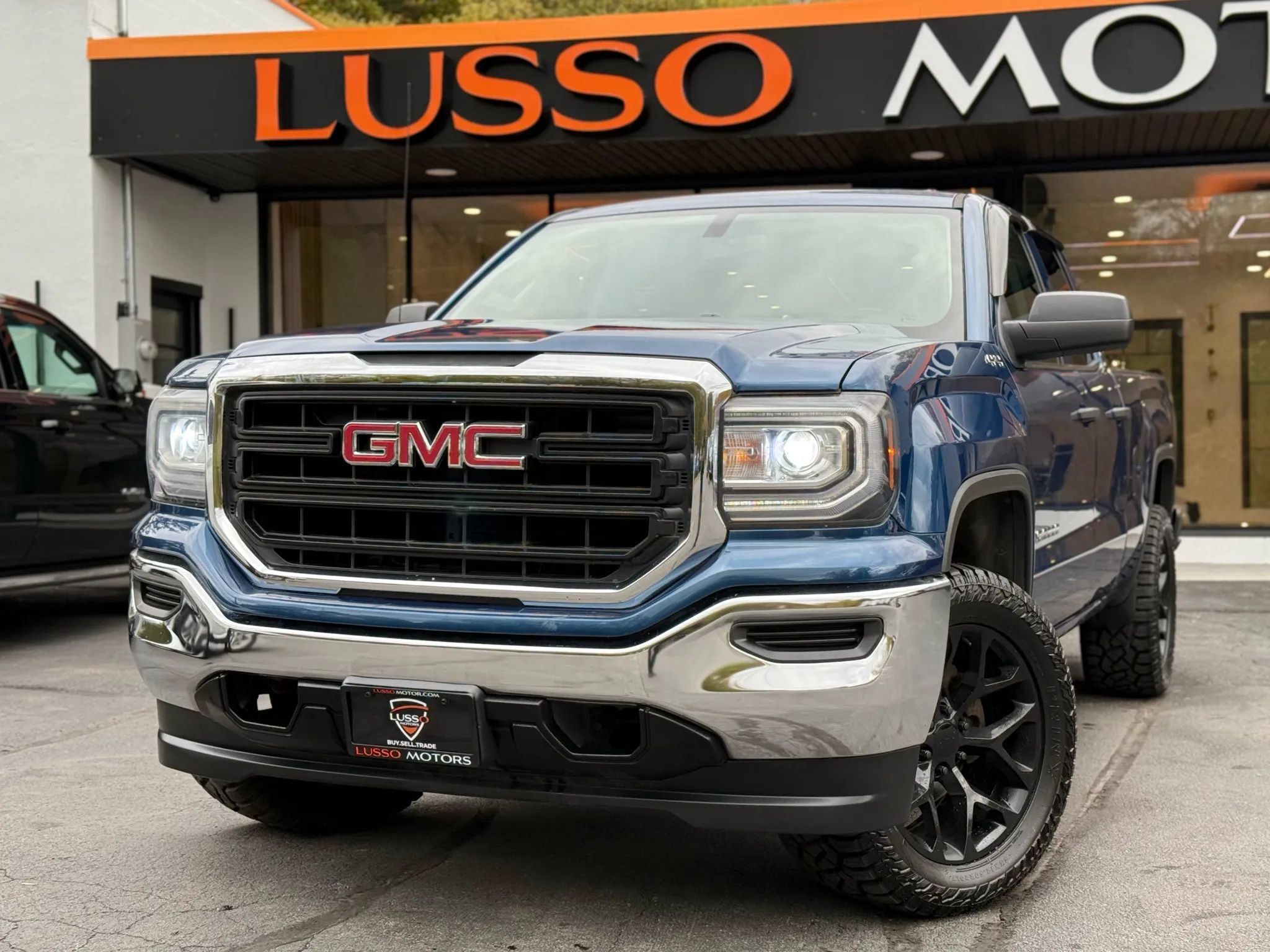 Used 2019 GMC Sierra 1500 Limited w/ Sierra Convenience Package AWD/4WD image 1
