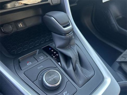 Certified 2025 Toyota RAV4 XLE Premium image 20
