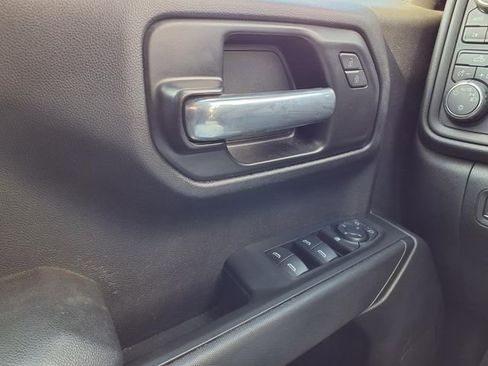 Used 2020 Chevrolet Silverado 1500 Custom w/ Custom Value Package image 17