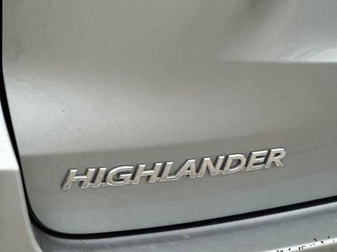 Used 2019 Toyota Highlander XLE image 15