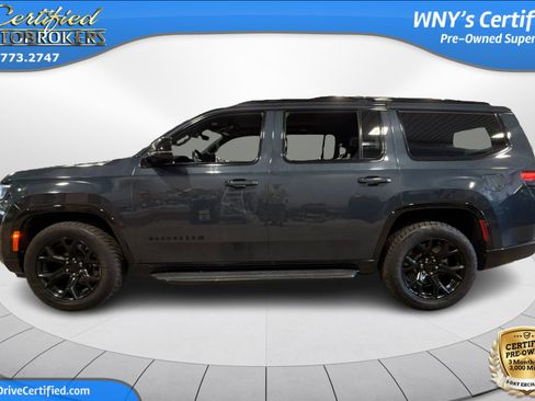 Used 2024 Jeep Wagoneer Series II AWD/4WD image 9