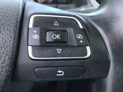 Used 2015 Volkswagen Tiguan SEL image 22