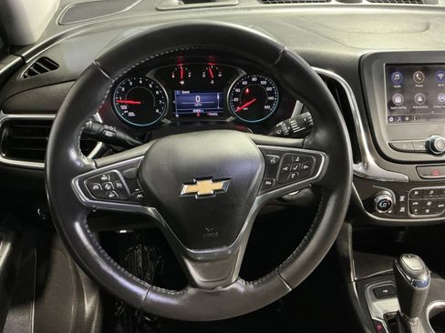 Used 2020 Chevrolet Equinox LT FWD image 17