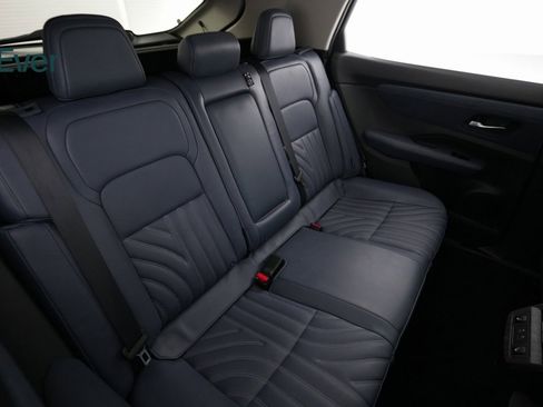 Used 2023 Nissan Ariya image 9