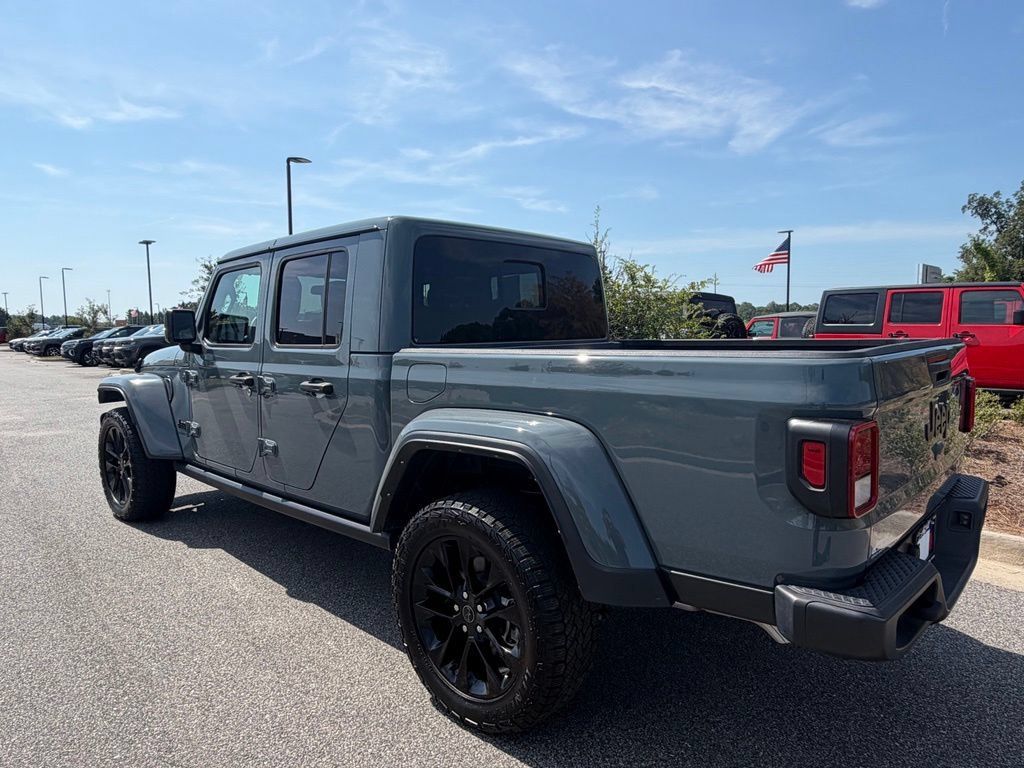 Certified 2024 Jeep Gladiator Sport AWD/4WD image 17