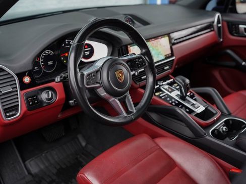 Used 2020 Porsche Cayenne image 18