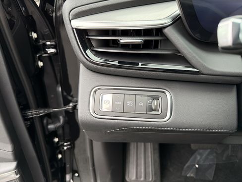 New 2026 Buick Enclave Avenir image 13