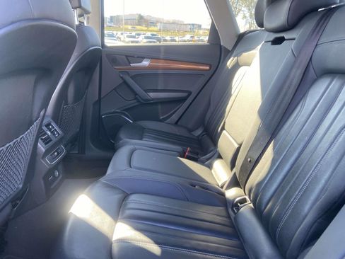 Used 2021 Audi Q5 2.0T Premium image 13