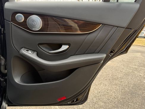 Used 2019 Mercedes-Benz GLC 300 4MATIC w/ AMG Line image 16