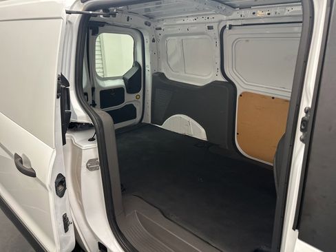 Used 2019 Ford Transit Connect XL image 11