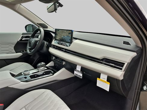 New 2025 Mitsubishi Outlander SEL image 24