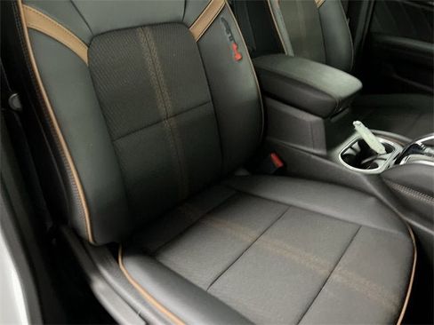 Certified 2024 GMC Canyon AT4 image 27