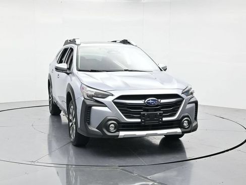 Used 2025 Subaru Outback Touring AWD/4WD image 5