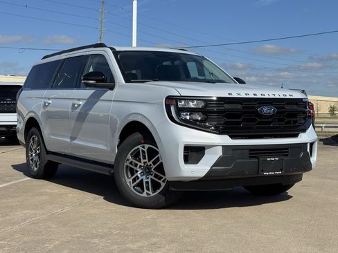 New 2026 Ford Expedition Max Active image 2