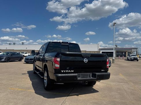 Used 2020 Nissan Titan SL w/ Moonroof Package RWD image 18