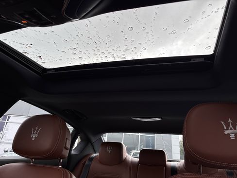 Used 2021 Maserati Quattroporte S GranLusso image 27