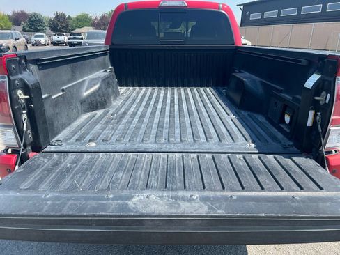 Used 2020 Toyota Tacoma TRD Off-Road w/ Technology Package AWD/4WD image 25