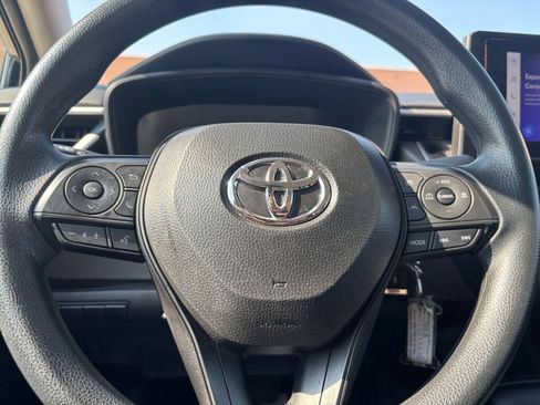 Used 2025 Toyota Corolla LE FWD image 25