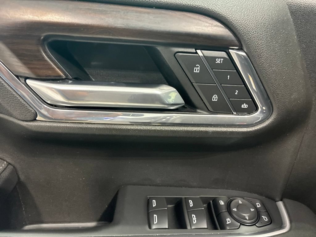 Used 2025 GMC Sierra 1500 SLT AWD/4WD image 21