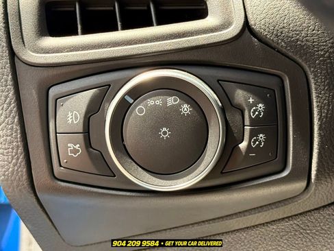 Used 2018 Ford Focus SEL FWD image 12