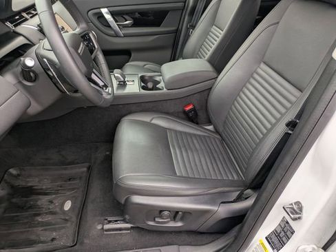 Used 2025 Land Rover Discovery Sport S image 12