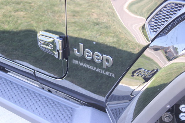 New 2026 Jeep Wrangler Unlimited Sahara AWD/4WD image 2