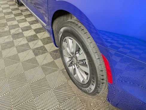 Used 2020 Chrysler Pacifica Touring-L Plus FWD image 13