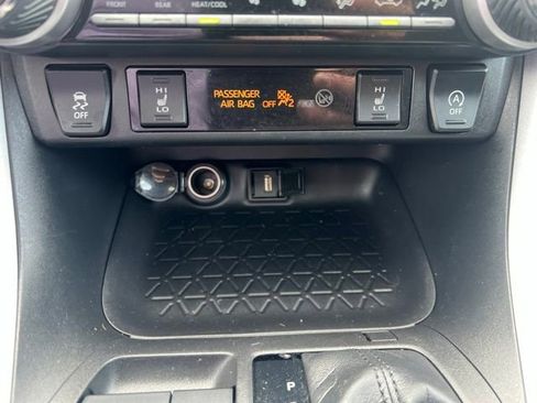 Used 2021 Toyota RAV4 XLE w/ Convenience Package AWD/4WD image 14