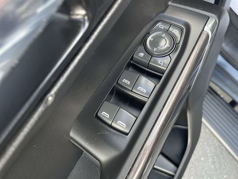 Used 2022 Chevrolet Silverado 1500 LTZ AWD/4WD image 17