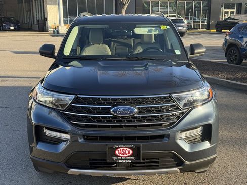 Used 2022 Ford Explorer XLT w/ Equipment Group 202A image 2