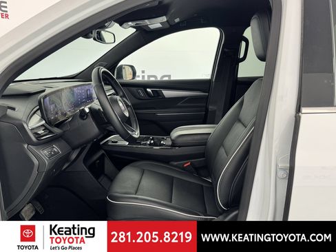 Used 2025 Buick Enclave Preferred AWD/4WD image 14