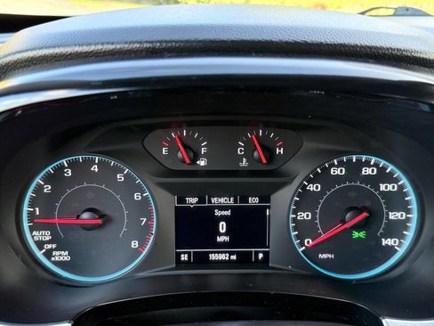 Used 2021 Chevrolet Traverse LS image 16