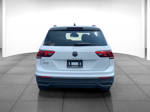 Used 2024 Volkswagen Tiguan SE image 6