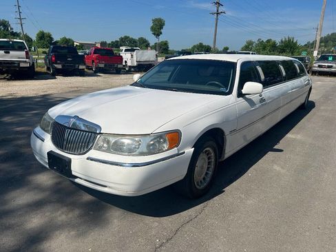 Used 1999 Lincoln Town Car Executive image 9