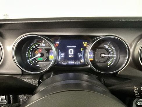 Used 2023 Jeep Wrangler Unlimited w/ 8.4" Radio Group AWD/4WD image 15