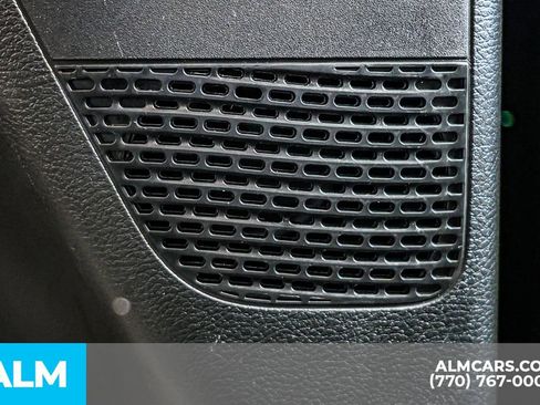 Used 2024 Chrysler Pacifica Touring-L image 57