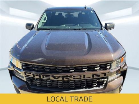 Used 2020 Chevrolet Silverado 1500 Custom w/ Custom Value Package image 2