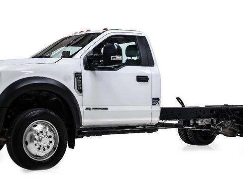 Used 2018 Ford F550 4x4 Regular Cab Super Duty image 2
