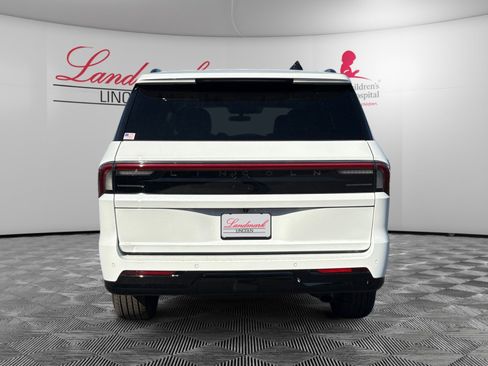 Certified 2026 Lincoln Navigator Reserve w/ Jet Appearance Package AWD/4WD image 4