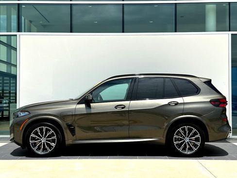 Certified 2024 BMW X5 xDrive50e w/ M Sport Package AWD/4WD image 9